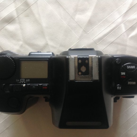 Nikon 8008s Film Camera - Picture 3 of 8